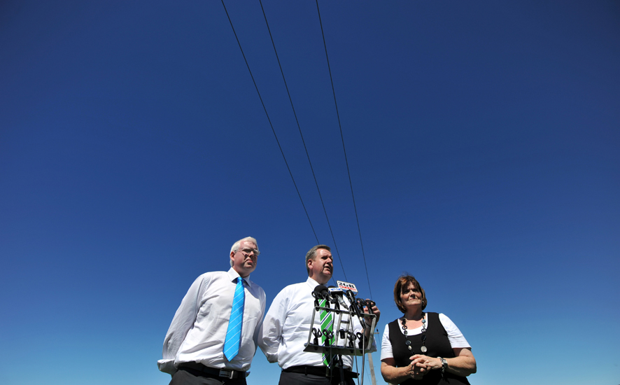 Former NSW Premier Barry O'Farrell makes an announcement about the Princes Highway just south of Kiama.